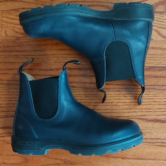 Dark Navy Blundstones, US women's 8.5 - Picture 2 of 4
